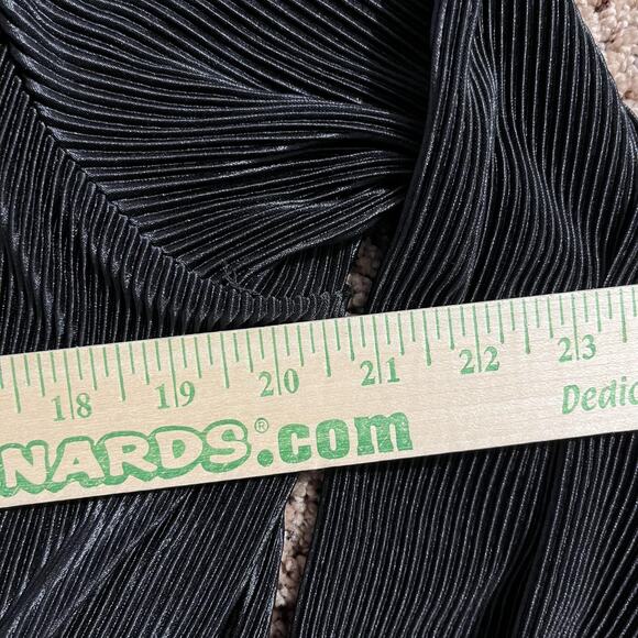 ASTR The Label Blouse Womens Large Black Pleated Wrap V Neck Long Sleeve Top - Picture 7 of 9